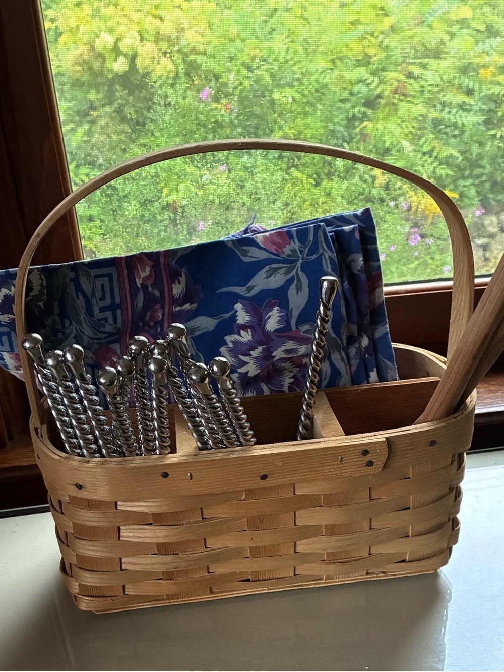 Ashwood Basket Corporation Divided Handled Basket